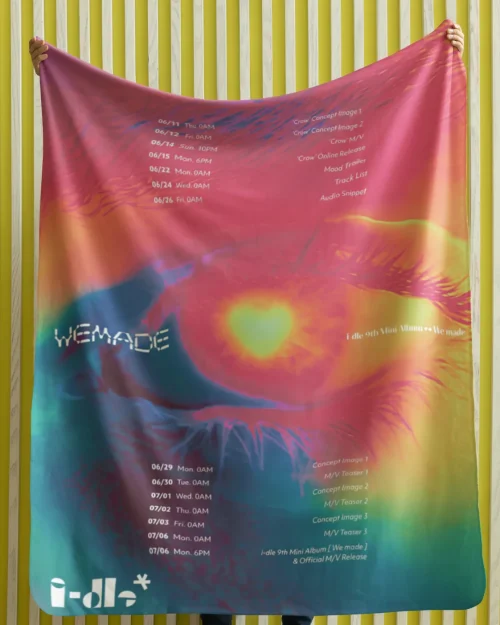 G-IDLE Blue Logo Blanket